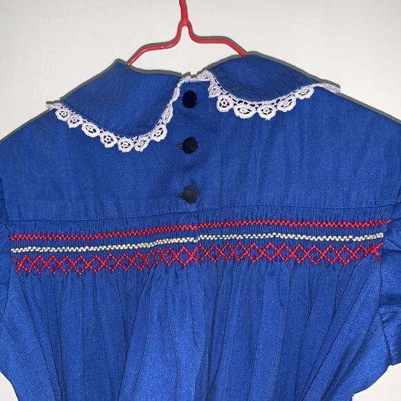 Sweet Vtg blue smocked bodice blue dress - Picture 6 of 8